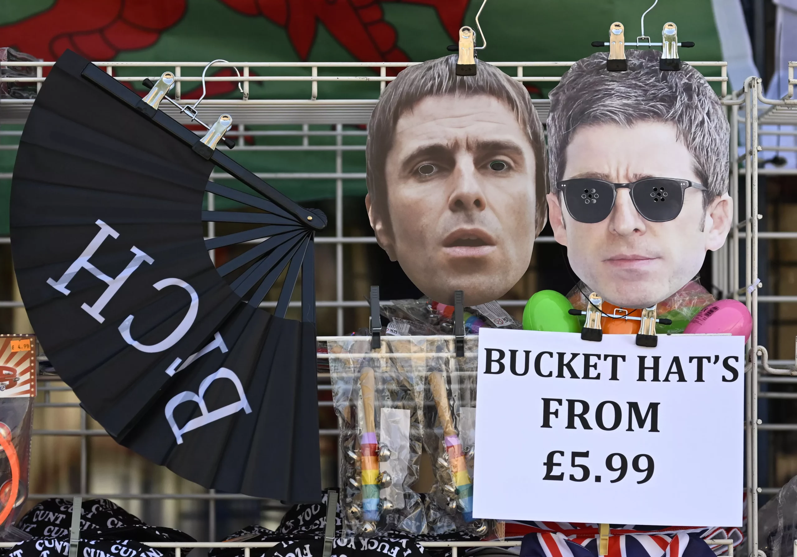 Oasis live 2027: Kommen weitere Deutschland-Konzerte & ein Glastonbury-Auftritt?